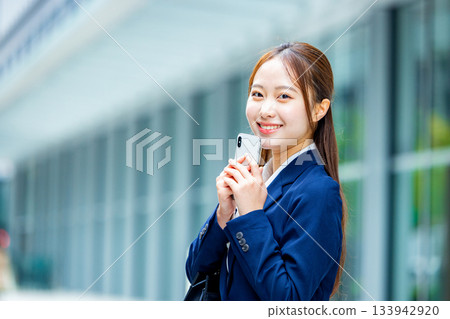 Young business woman Young business woman 133942920