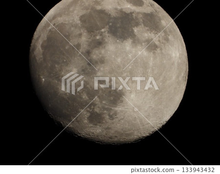 Moon  133943432
