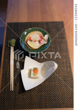 日式旅館開胃菜 | 扇貝配時令蔬菜和水煮豆腐 | 日本料理/懷石料理 133946541