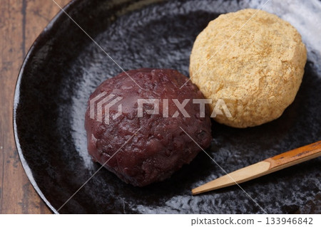 雙色糯米團，日式甜點 133946842