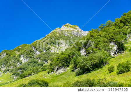 從唐澤營地眺望北穗高岳南脊。攀登北阿爾卑斯山北穗高岳。 133947305