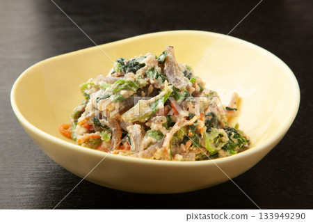 Shiraae (Japanese salad) 133949290