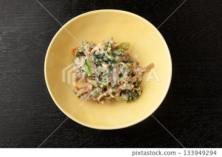 Shiraae (Japanese salad) 133949294