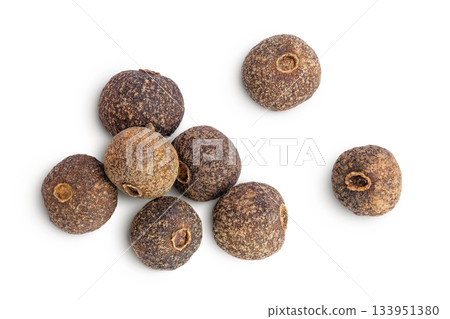 Allspice pepper isolated on white background. Jamaica pepper, Pimenta dioica, or myrtle pepper. Top view. Flat lay 133951380