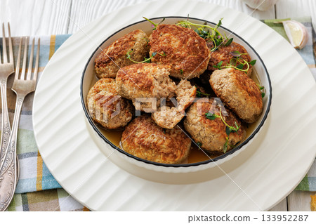 frikadellen, Minced Meat Patties in white bowl 133952287