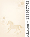日本紙紋理上的蒼白馬剪影，簡單的十二生肖設計馬剪影背景，現代日本設計 133957742