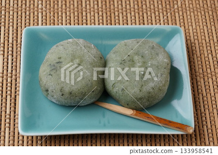 Wormwood Mochi Wormwood Mochi 133958541