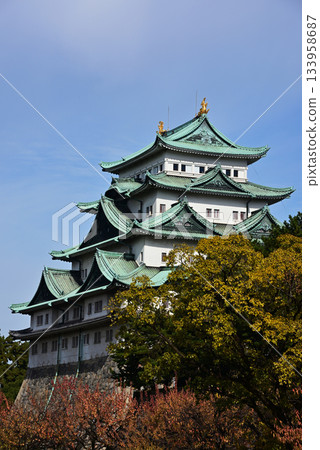 名古屋城天守閣與秋日天空 1 名古屋城天守閣與秋日天空 1 133958687