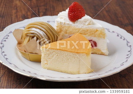 Strawberry Shortcake, Mont Blanc, Cheesecake 133959181