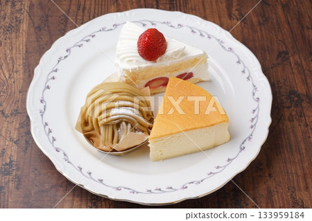 Strawberry Shortcake, Mont Blanc, Cheesecake 133959184