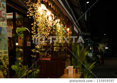 市中心區在晚上 市中心區在晚上 133959597