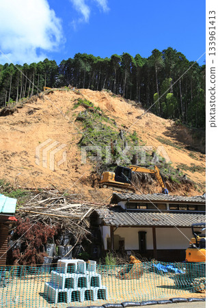 山坡上的土石流地點 133961413