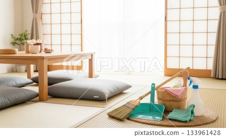 乾淨整潔的客廳陽光明媚,清潔工具擺放整齊。 乾淨整潔的客廳陽光明媚,清潔工具擺放整齊。 133961428