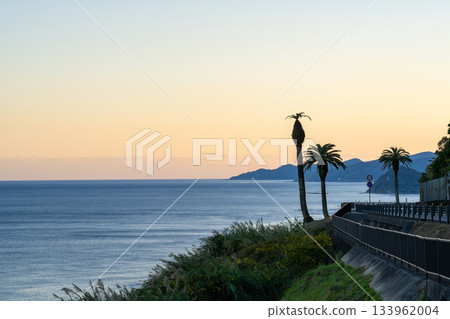 傍晚時分的堀切峠 133962004