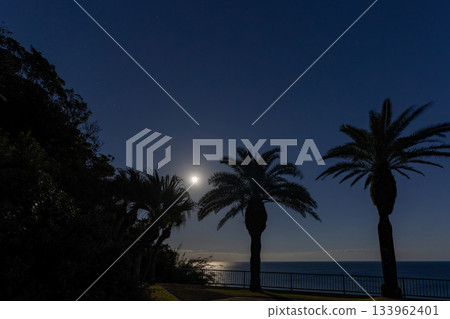 The full moon seen at Horikiri Pass 133962401