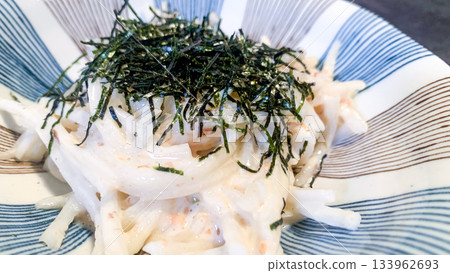 蘿蔔絲配蛋黃醬 133962693