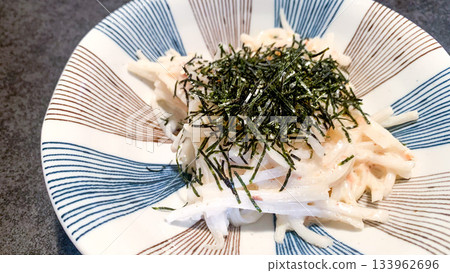 蘿蔔絲配蛋黃醬 133962696