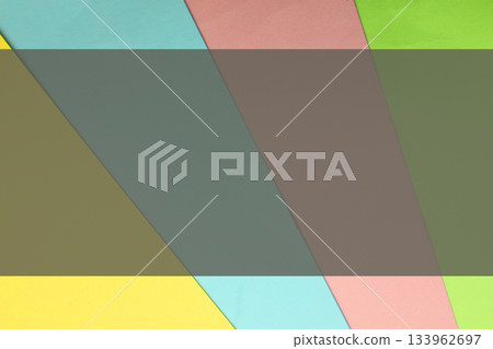 色彩鮮豔的背景和邊框，留有文字空間 133962697