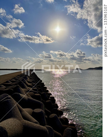 美麗的海灘日出 美麗的海灘日出 133963107