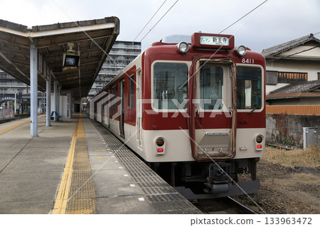 A train stopped at Nishi-Tawaramoto Station A train stopped at Nishi-Tawaramoto Station 133963472
