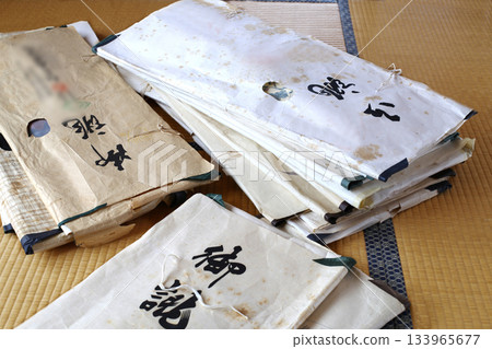 Old kimonos to be disposed of from an inherited house Old kimonos to be disposed of from an inherited house 133965677
