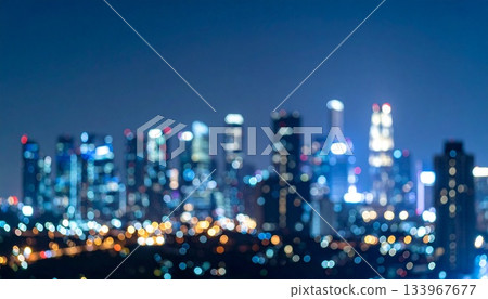 柔焦背景圖:模糊的城市建築夜景 柔焦背景圖:模糊的城市建築夜景 133967677