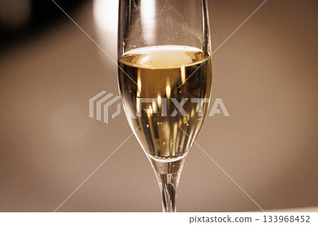 一張奢華香檳的圖片 133968452