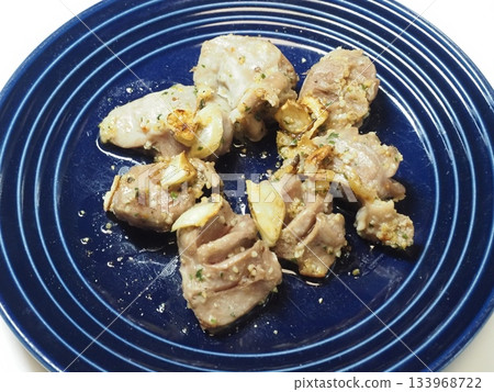 Stir-fried gizzards with garlic, my wife's home-cooked meals, dinner at home, happy family Stir-fried gizzards with garlic, my wife's home-cooked meals, dinner at home, happy family 133968722