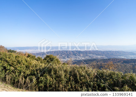 從山峠峠和鬼鳥山之間的停車場看到的景色(生駒地區) 從山峠峠和鬼鳥山之間的停車場看到的景色(生駒地區) 133969141