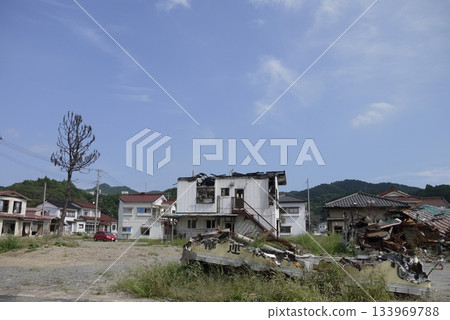 2012年氣仙沼市：受海嘯和火災影響的城區 133969788