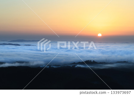 Sunrise and sea of clouds 4358 Sunrise and sea of clouds 4358 133973697