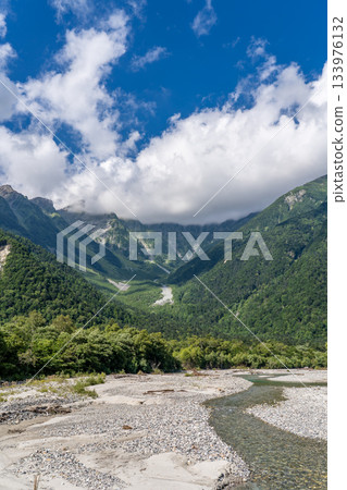Kamikochi sightseeing in Nagano Prefecture: Hotaka mountain range seen from Kappa Bridge Kamikochi sightseeing in Nagano Prefecture: Hotaka mountain range seen from Kappa Bridge 133976132