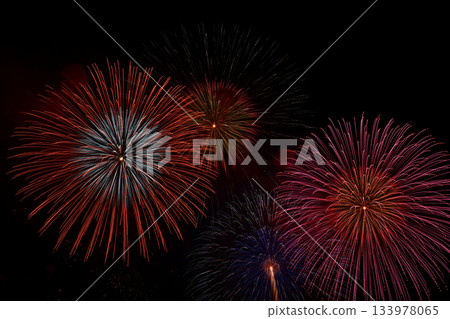 Beautiful parabolic fireworks at the Nagano Ebisu-ko Fireworks Festival 133978065