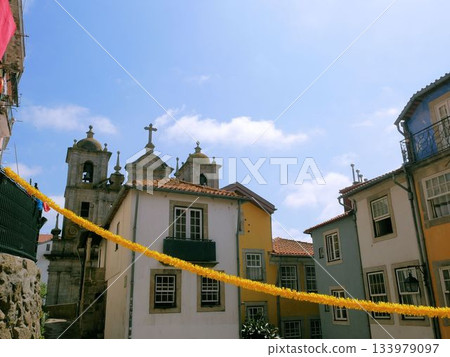 Streetscape behind the Church of São Lourenço (Porto, Portugal) 133979097