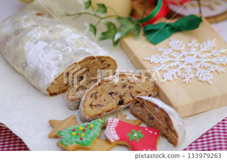 Stolen Christmas 133979263