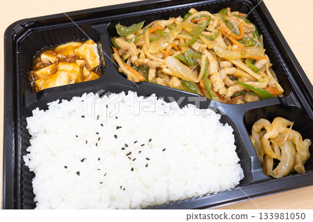 美味的中國青椒豬肉便當 133981050