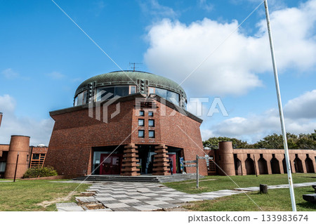 The unique architectural beauty of the Kushiro Marsh Observatory, standing against the autumn sky The unique architectural beauty of the Kushiro Marsh Observatory, standing against the autumn sky 133983674