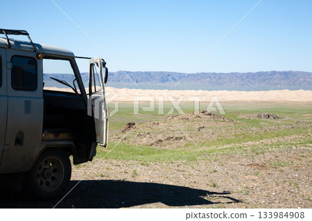 Khongoryn Els sand dunes landscape, Mongolia Khongoryn Els sand dunes landscape, Mongolia 133984908