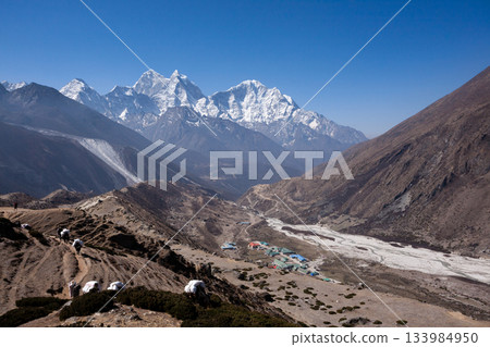 Everest base camp trekking path in Dingboche area, Nepal Everest base camp trekking path in Dingboche area, Nepal 133984950