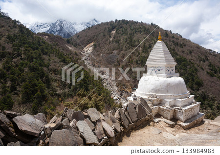 Stupa view from Pangboche town area, EBC trekking, Nepal 133984983