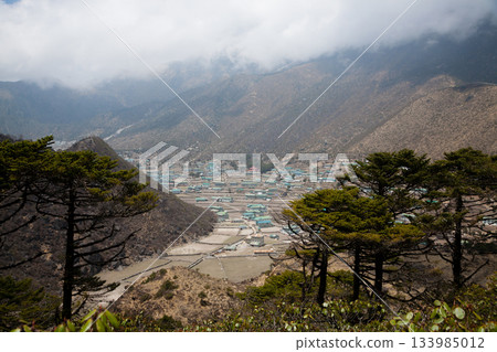 Khumjung town view along EBC trek, Nepal 133985012
