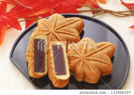 經典伴手禮：廣島著名的紅葉饅頭 133986297