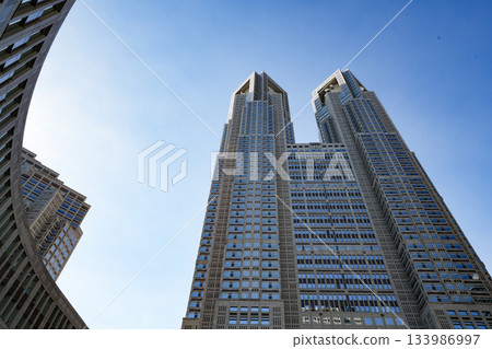 Tokyo Metropolitan Government shines in the blue sky Tokyo Metropolitan Government shines in the blue sky 133986997