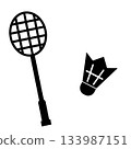 羽毛球拍和羽毛球的輪廓圖 133987151