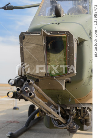日本陸上自衛隊AH-1S「眼鏡蛇」攻擊直升機上的前視紅外線成像系統 133988472