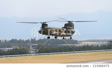 日本陸上自衛隊CH-47J支奴干飛行 133988475