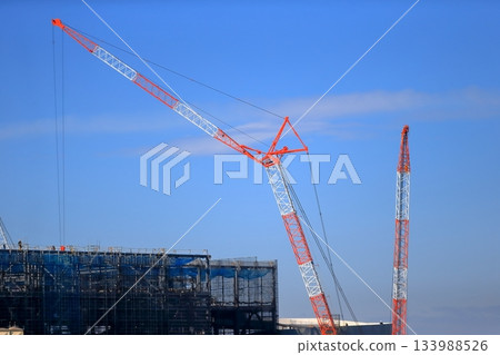 一台起重機在建築工地的形象 133988526