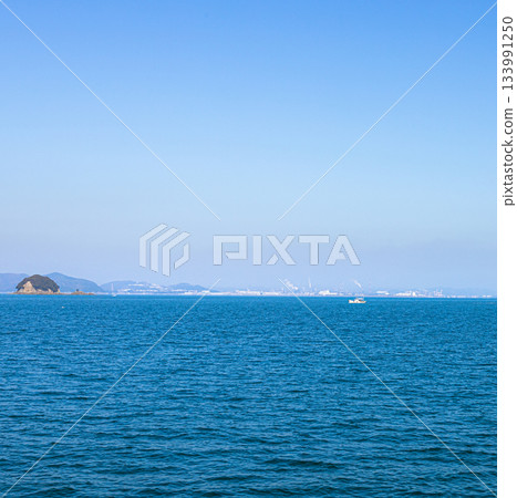 The Seto Inland Sea as seen from the ferry to Hashirishima Island in Fukuyama City, Hiroshima Prefecture The Seto Inland Sea as seen from the ferry to Hashirishima Island in Fukuyama City, Hiroshima Prefecture 133991250