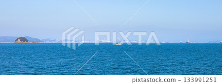 The Seto Inland Sea as seen from the ferry to Hashirishima Island in Fukuyama City, Hiroshima Prefecture 133991251