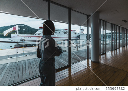 海港之窗 133993882